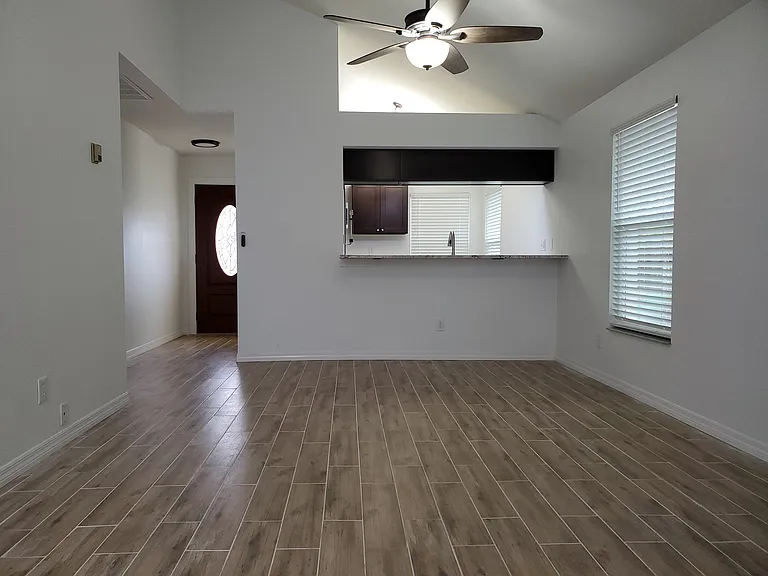 3723 Cheltenham Dr — Photo 5