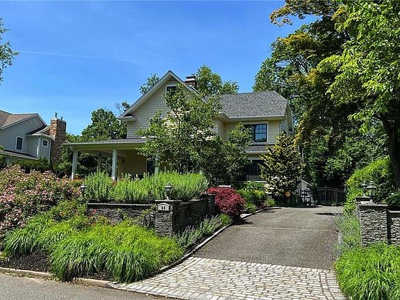 3rd image of 64 Ransom Ave