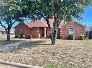 1411 Chaucer Dr, Cleburne, TX 76033