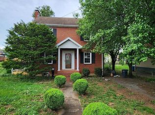 2610 Vancouver Dr NW, Roanoke, VA 24012