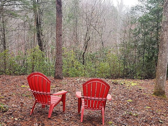 The lot has a nice overlook!