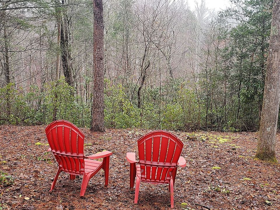 The lot has a nice overlook!
