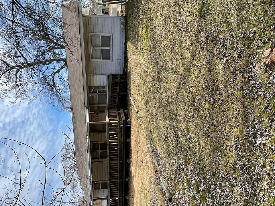 1st image of 307 S 2nd St