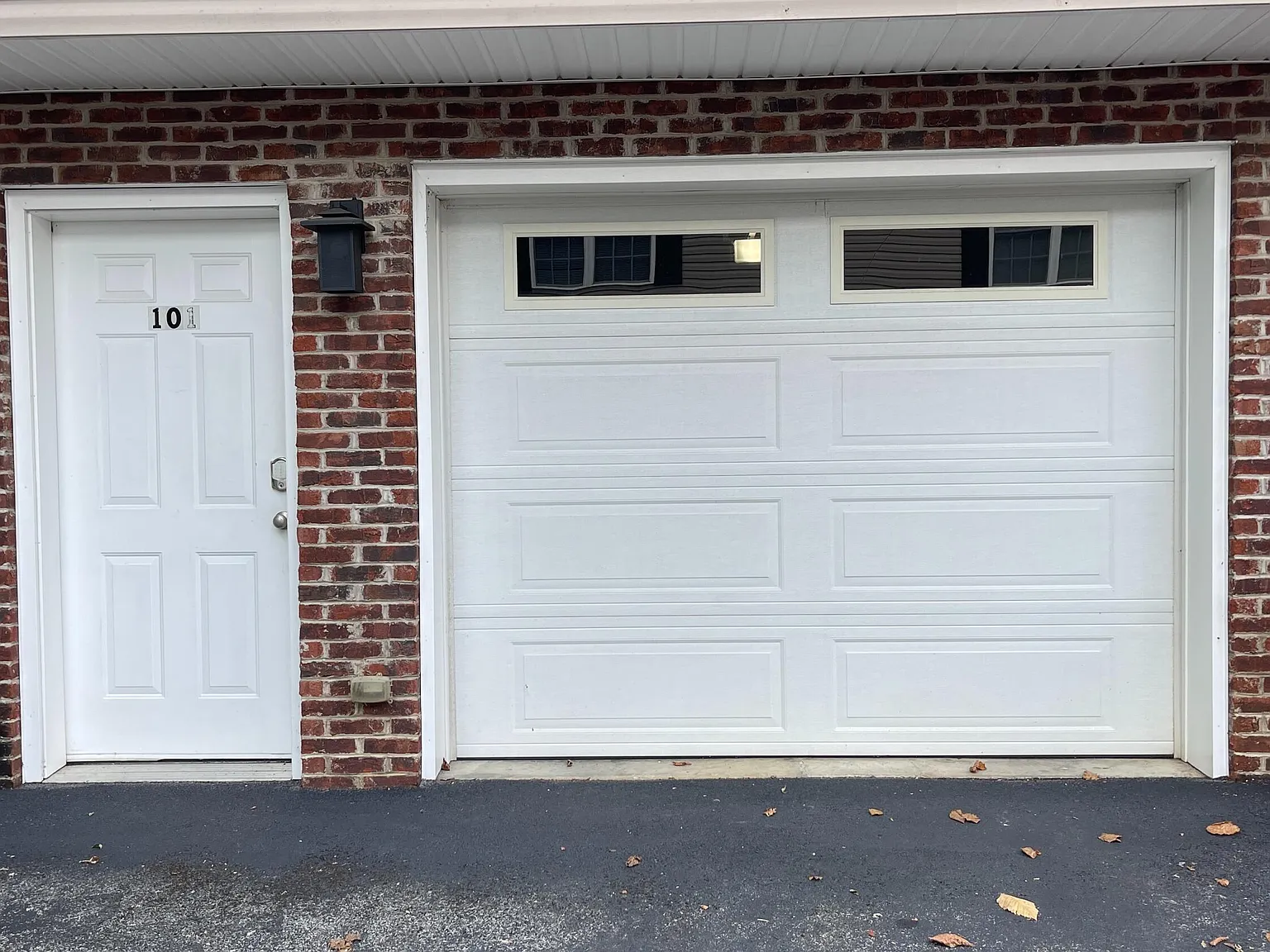 2 bed, 1080 sqft, $2,500 — Photo 2