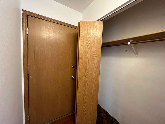 3rd image of 4897 Dartmouth Dr
