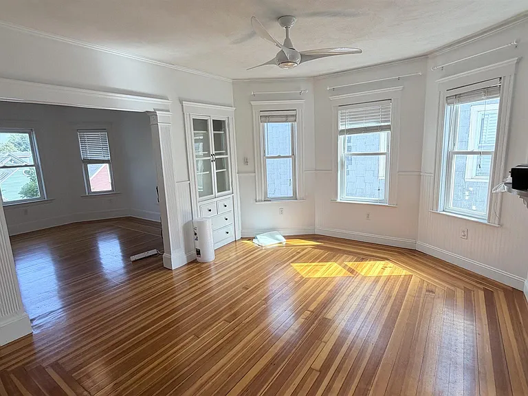 9 Ashland St #1 — Photo 4