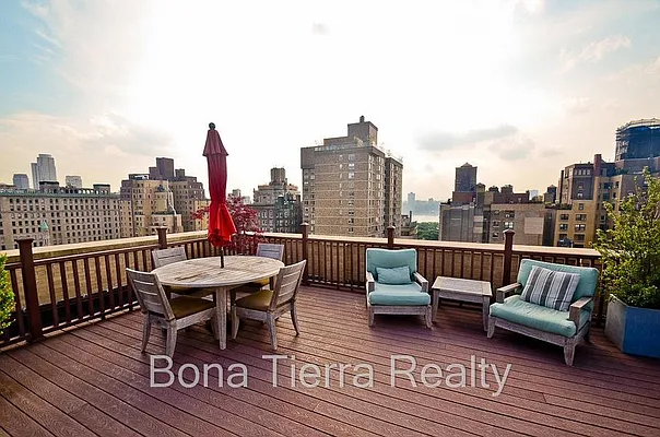 Rented by Level Group | media 11