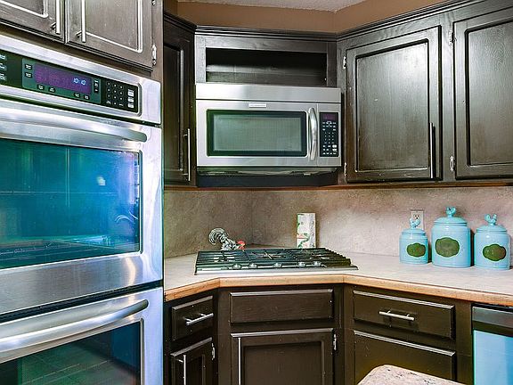 5th image of 3406 Williamsburg Ln