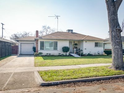 236 E Garland Ave, Fresno, CA, 93704