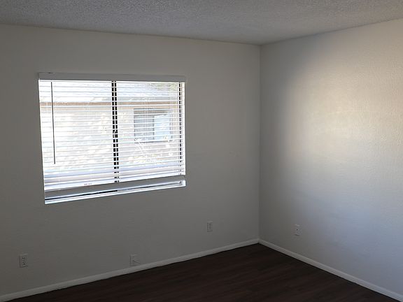 5th image of 4581 Carriage Park Dr APT D