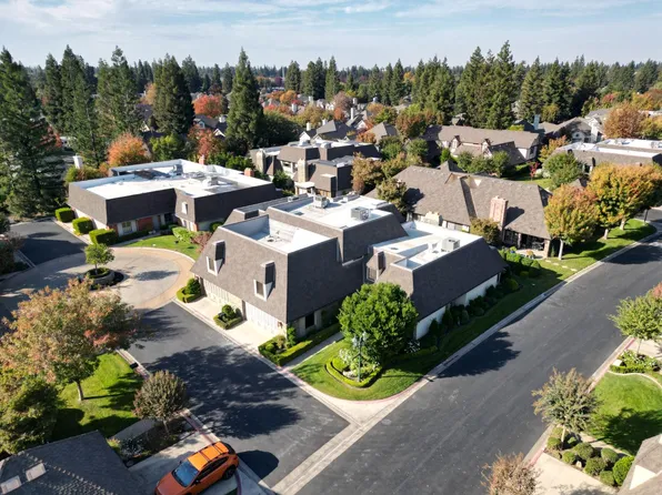 2964 W Canterbury Ct, Fresno, CA 93711