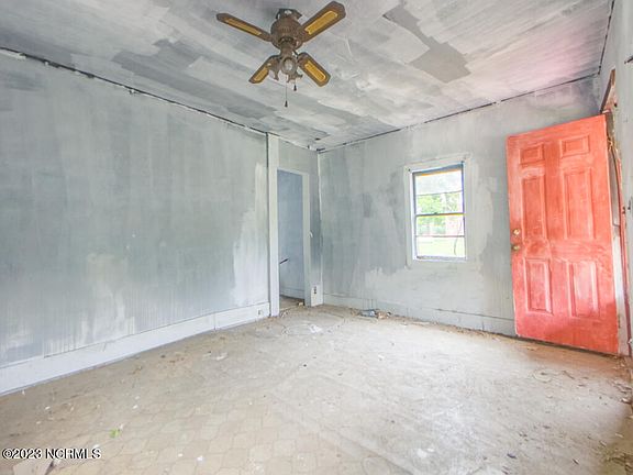 2nd image of 900 Church Street