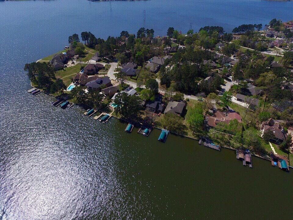 1st image of 12422 Lake Shore Dr