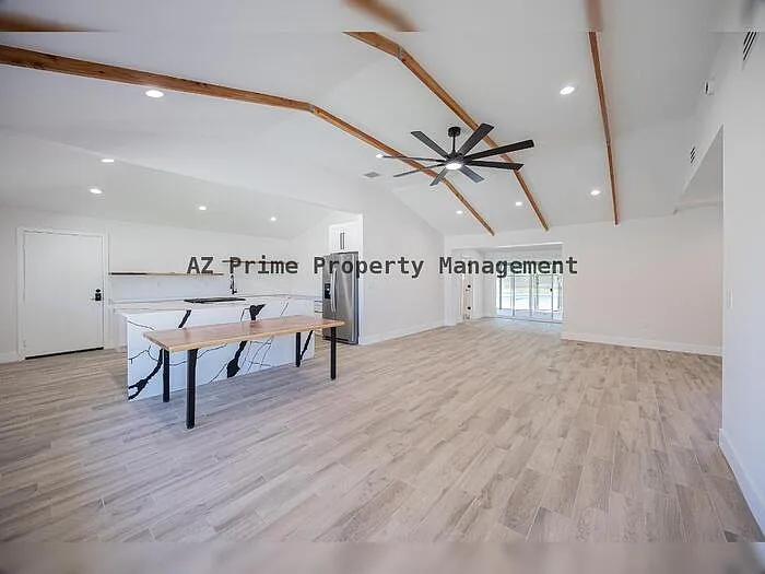 4 bed, 3.5 bath, 2493 sqft, $4,495 — Photo 4
