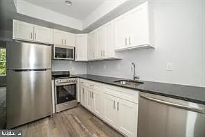 2 bed, 700 sqft, $1,200 — Photo 1