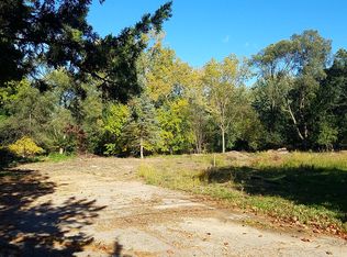 244 Shadywood Rd, Rochester Hills, MI 48307