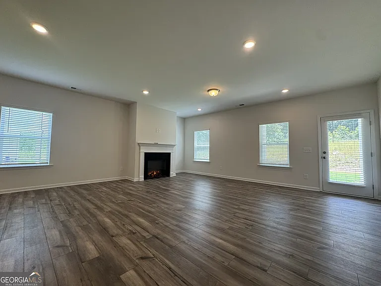 129 Sycamore Ln — Photo 13