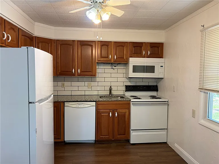 223 Orchard Ave — Photo 7