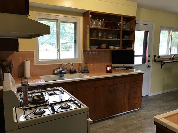 2nd image of 214 S Guilford Dr