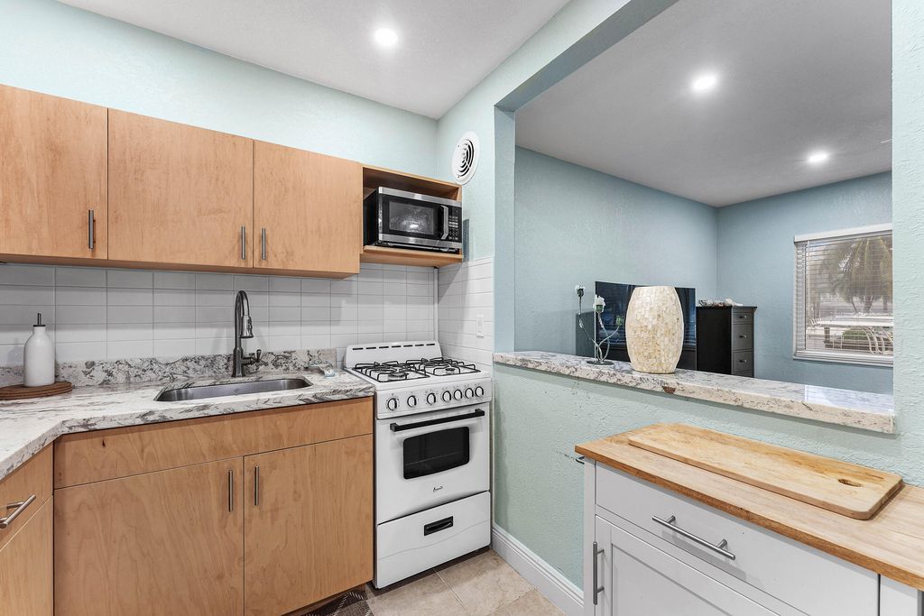 301 E MCNAB Road #113, photo 8