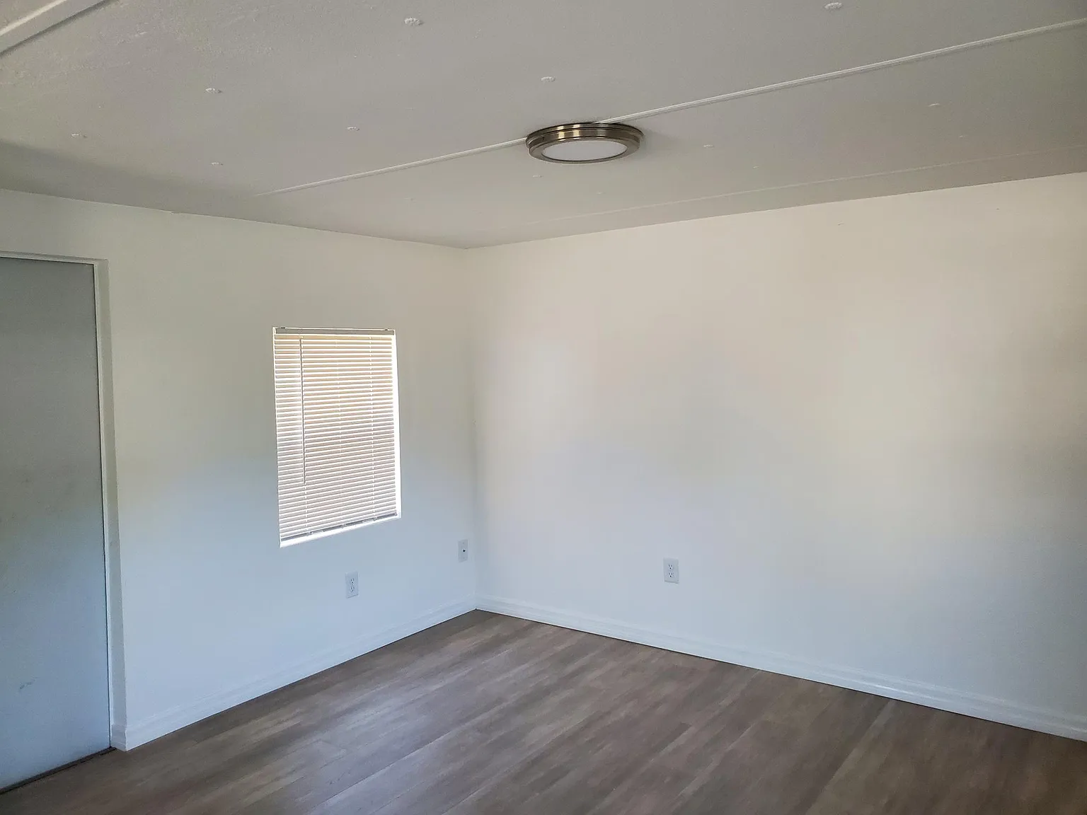 6811 Rochelle Ave — Photo 4