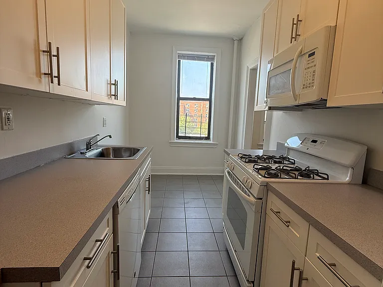 7410 Ridge Blvd #5H — Photo 6