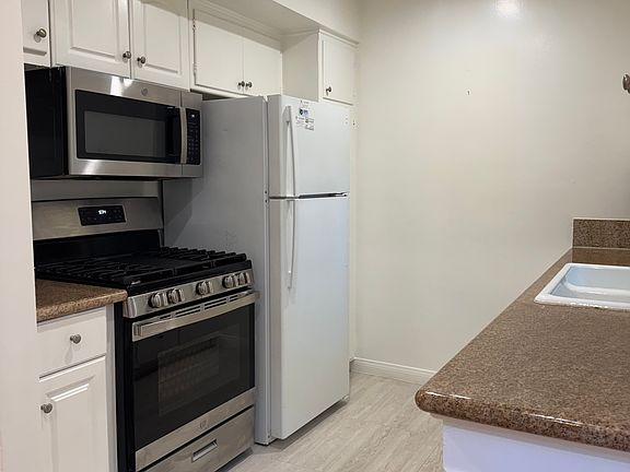 5th image of 251 N El Molino Ave APT 3