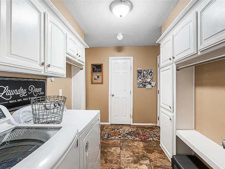 11521 Carriage Dr — Photo 17