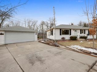 1407 Matthews St, Neenah, WI 54956