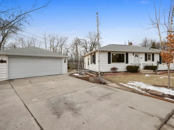 1407 Matthews St, Neenah, WI 54956