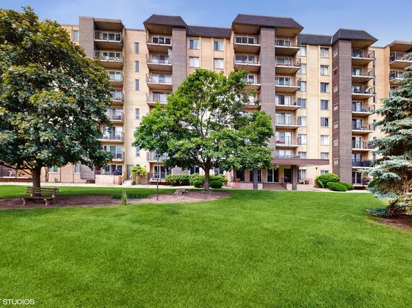 5400 Walnut Ave Unit 201, Downers Grove, IL 60515
