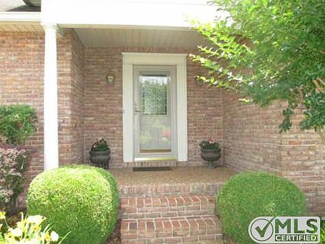3rd image of 411 Woodlands Dr