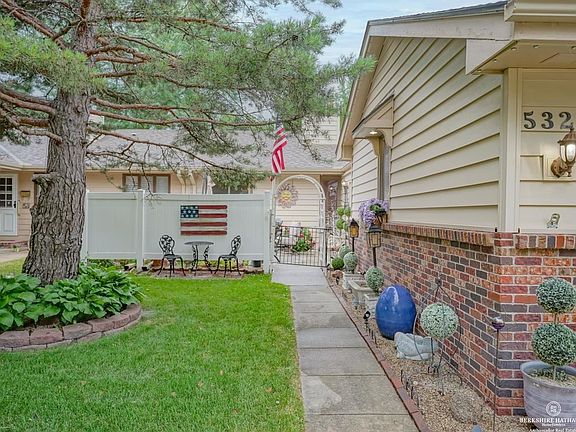 3rd image of 5327 Thies Cove Dr