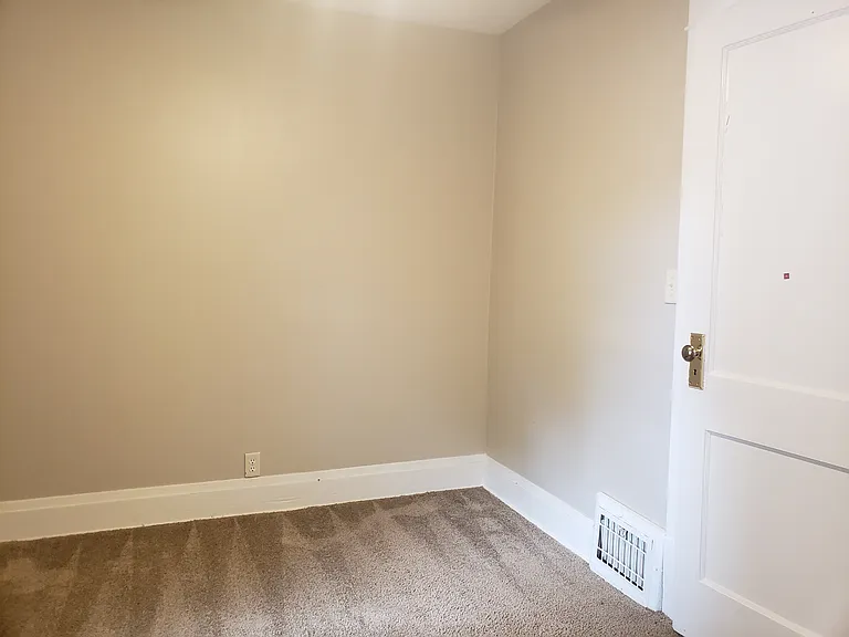 2709 Commercial Ave — Photo 13