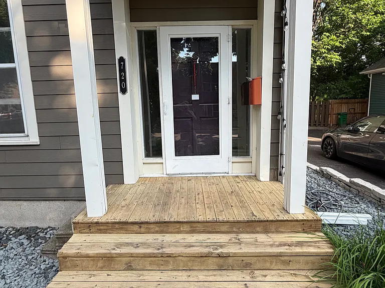 720 8th Ave SE — Photo 8