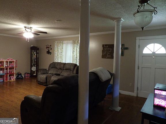 4th image of 119 S Church St