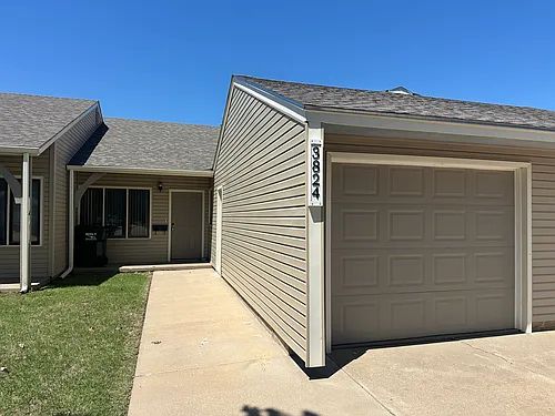 3824 Forest Ave Photo 1