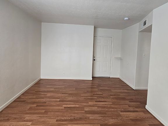 4th image of 548 W Hammond Ave APT D