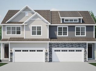 947 Lagom Way BUILDING 9, Oconomowoc, WI 53066
