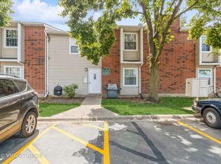 1357 E Wyndham Cir APT 204, Palatine, IL 60074