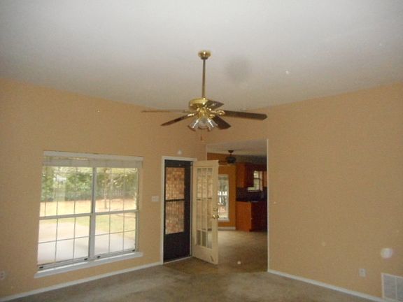 4th image of 3931 Frisco Cir