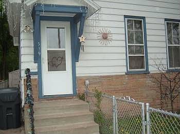 3rd image of 619 Minnehaha Ave E