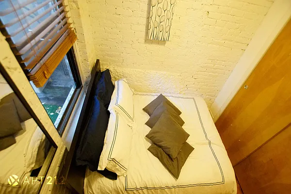 Rented by APT212 INC | media 15