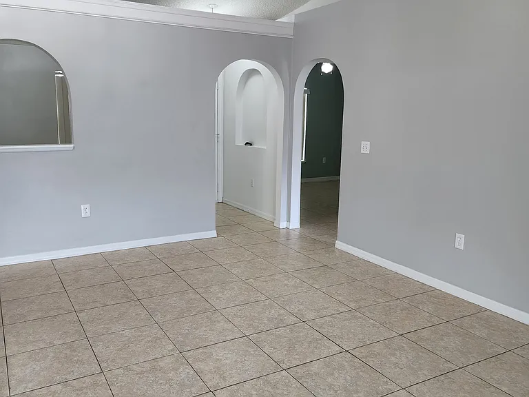 4100 Mendenwood Ln — Photo 7