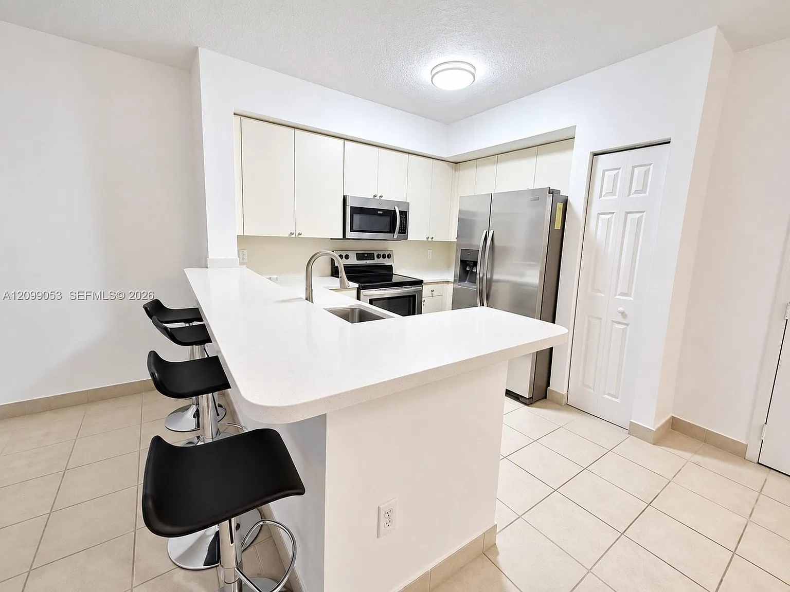 Paradise Pointe Condo — Photo 3