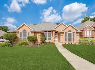 7345 Cottonwood Ct, North Richland Hills, TX 76182