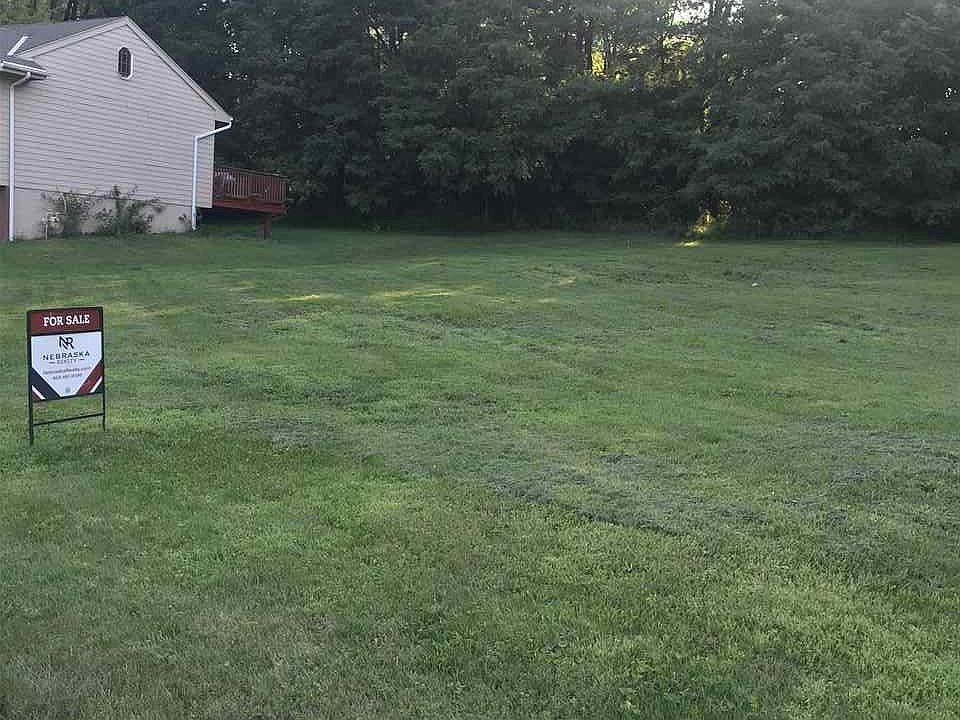 1st image of 6417 N 49th St