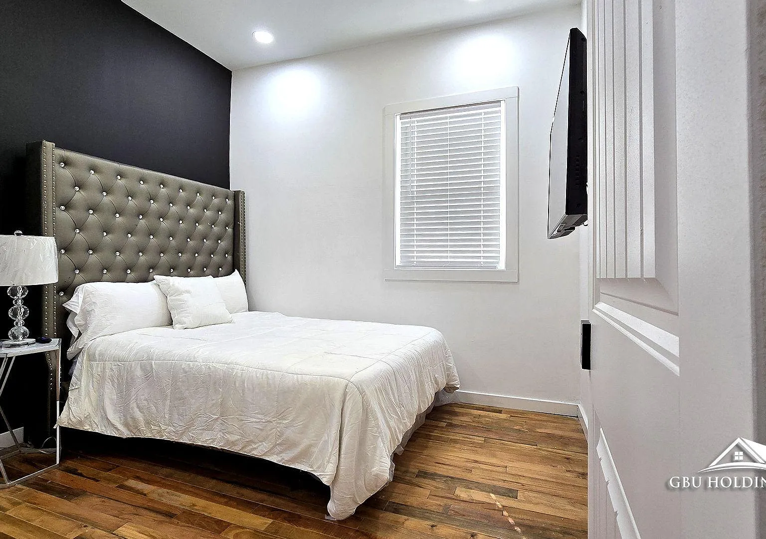 3 bed, 3.0 bath, 850 sqft, $1,139 — Photo 3