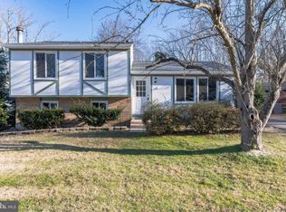 136 N Fillmore Ave, Sterling, VA 20164