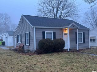 8 Baldwin Rd, Jacksonville, IL 62650